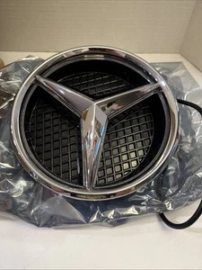 Mercedes Benz Luz LED Parrilla Delantera Emblema Estrella Iluminada Insignia - Imagen 1 de 7