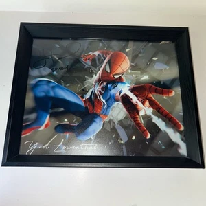 Yuri Lowenthal signiertes 8x10 Foto. Spider-Man. - Bild 1 von 3