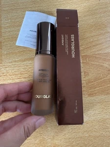 Hourglass Ambient Soft Glow Foundation Shade 14.5 - Picture 1 of 3
