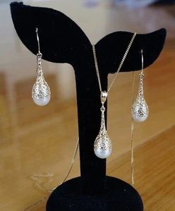 .14ct Yellow Gold Pearl Earring Pendant Chain Set - Picture 1 of 7