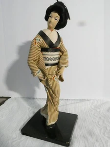 Vintage Geisha Puppe traditionelle Kimono Holzbasis 16 Zoll aus Stoff - Bild 1 von 10