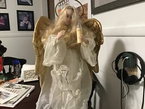 1999 Holiday Creations 25" BELEBTER BELEUCHTETER WEIHNACHTSENGEL mit großem beweglichem Flügel - Bild 1 von 1