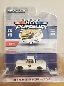 Greenlight scala 1/64 California Highway Patrol 1964 Harvester Scout mezza cabina - Foto 1 di 2