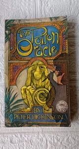 The Poison Oracle By Peter Dickinson 1982 Pantheon Crime PB Novel - Imagen 1 de 3