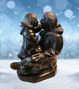 BOMA Sculpture Of Inuit Alaska Affection Kiss MOTHER AND CHILD Canada - Picture 1 of 12