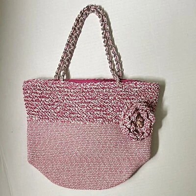 Villager a Liz Claiborne Company 女式洋红色和白色钩针水桶包 — 第 1/4 张图片