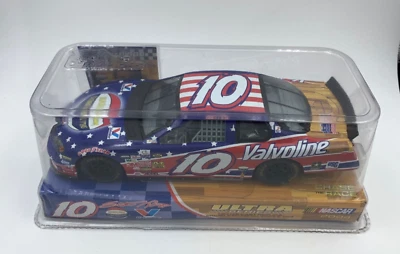 NASCAR Racing Champions 1:24 Die Cast Stock Car 2004 Scott Riggs #10 Valvoline - Image 1 of 4