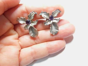 Signed BN Bugbee Niles Purple RS Orchid Flower Screw Back Earrings Vintage - Picture 1 of 5