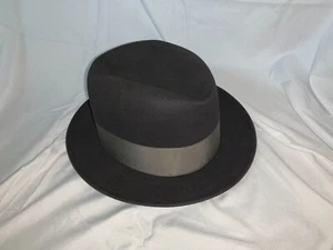 JOLI chapeau Boegel's noir Homburg / Fedora 1922 vintage taille 7 1/4 - prix d'origine 7,95 $ - Photo 1/16
