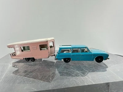 Matchbox Lesney No 42 Studebaker Lark Wagonaire + No 23 Trailer Caravan MADE UK - Image 1 of 4