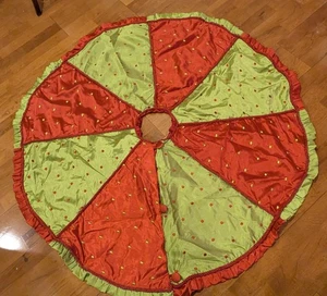 Stratford Home Red Green Polka Dot Button Ruffle Christmas Tree Skirt 48" - Picture 1 of 6