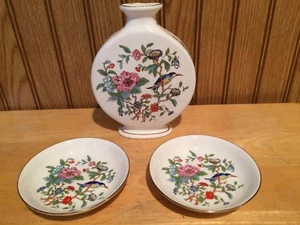 Aynsley China Vase with small trinket plates Included - Picture 1 of 5
