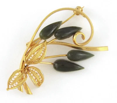 * FINE VINTAGE GREEN JADE FLOWERS & FILIGREE GOLD FILLED PIN/BROOCH - Image 1 of 4