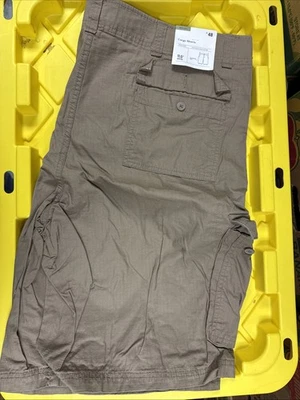 Cargo Shorts Big & Tall 11” Inseam Men’s Sizes new with tags Goodfellow & Co. - Image 1 of 4