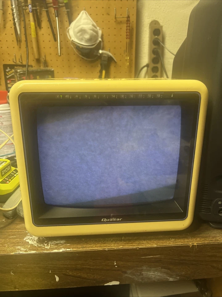 Vintage Quasar Portable TV Model WP2145XH1984 Works Yellow Retro Gaming - Image 1 of 4
