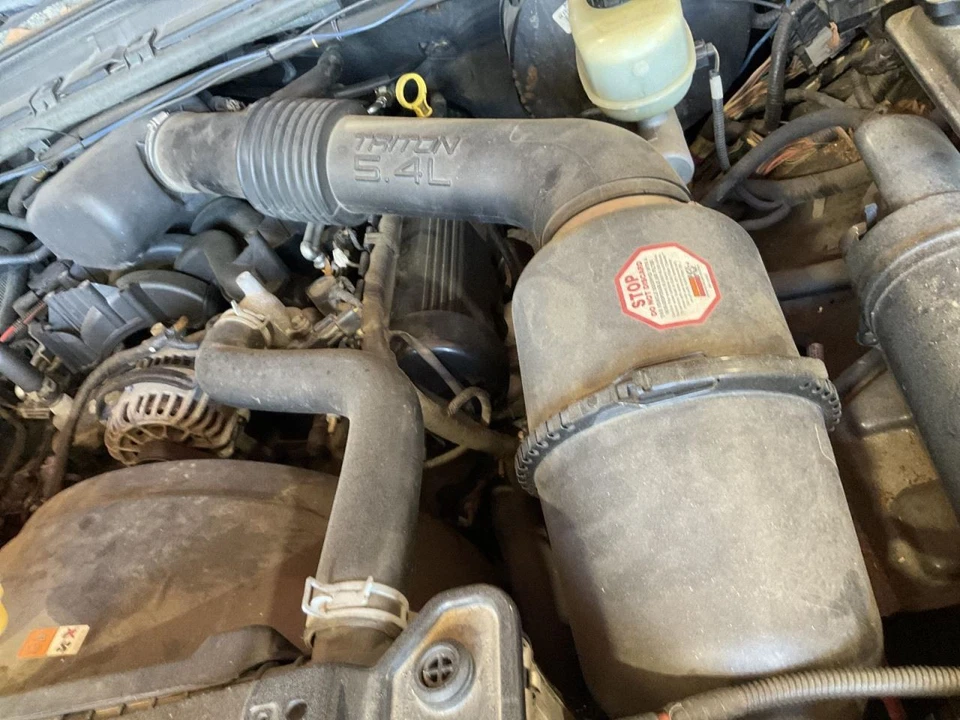 Air Cleaner 5.4L Fits 00-05 EXCURSION 4806556 - Image 1 of 1