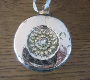 KUGEL STYLE SILVER MERCURY GLASS EMBELLISHED GLASS ORNAMENT  4" in diameter NEW - Picture 1 of 7