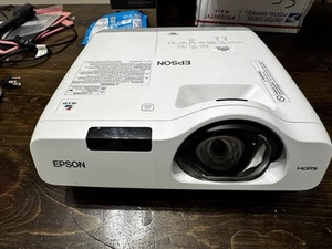 Epson PowerLite 530W 2800 ANSI 3LCD Short-Throw Projector - Picture 1 of 5