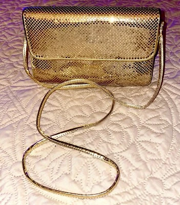 Bolso sin asas bandolera de malla metálica tejido dorado Whiting & Davis de colección años 90 nuevo con etiquetas Foto 1 de 4
