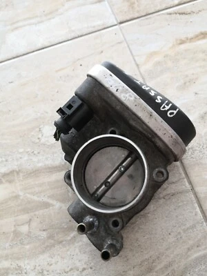 Volkswagen Passat B6 2007/throttle body valve/06F133062 Foto 1 de 4