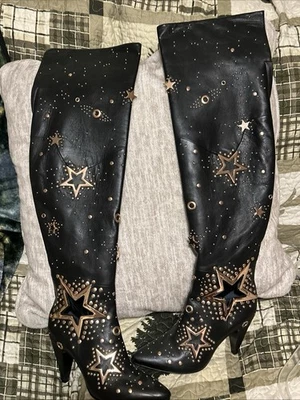 Bota por encima de la rodilla Ivy Kirzhner de cuero negro, talla 8 perfecto estado. Foto 1 de 2