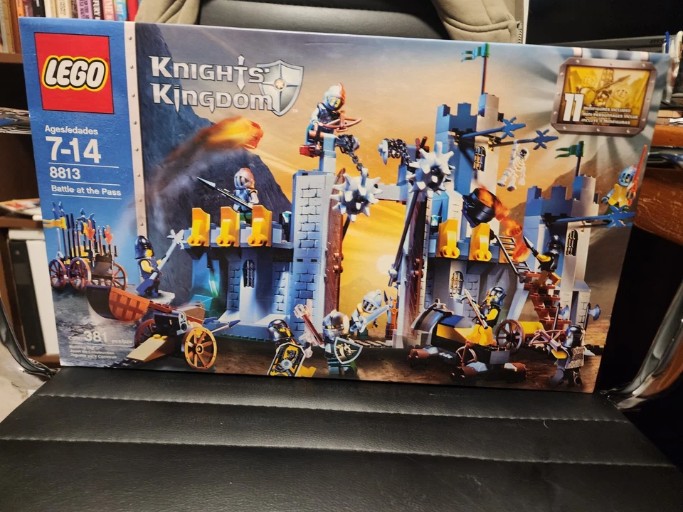 NUEVO Lego Castillo Caballeros Reino #8813 Batalla en el Pase SELLADO Foto 1 de 3