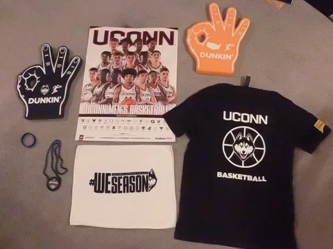 22-23 UCONN MENS BASKETBALL FAN KIT POSTER/TSHIRT/FOAM FINGERS/RALLY TOWEL/MORE Cover