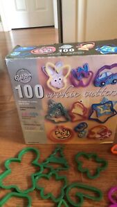 Vintage Wilton 2002 Boxed 100 Cookie Cutter set-Holidays, animals, Sports, Alpha