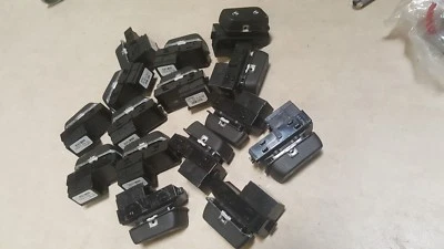 ЛОТ ИЗ 15 2015-16 Chevy Colorado GMC Canyon 22897669 GM переключатель замка двери под правую руку  - Изображение 1 из 4