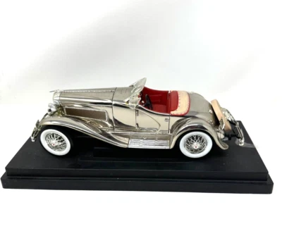 Duesenberg SSJ 1935 plateado - modelos de firma de coche fundido a presión con pantalla Foto 1 de 4