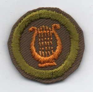 Distintivo al merito musicale, tipo C marrone stretto crimpato (1938-46), come nuovo - Foto 1 di 1