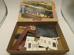 Vintage Bachmann Plasticville HO SUBURBAN STATION 2806-149 not complete - Picture 1 of 2