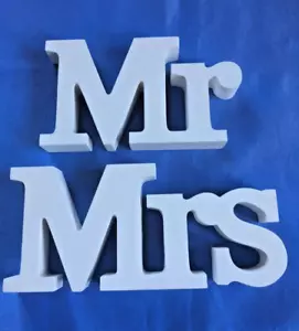 MR & MRS Holz Aufsteller Deko WEIß Buchstaben Schriftzug Tischdeko Hochzeitsdeko - Bild 1 von 8