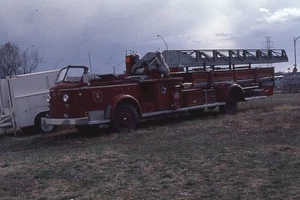Omaha Nebraska 1948 American LaFrance Mid-Mount Aerial - Scivolo per apparecchi antincendio - Foto 1 di 1