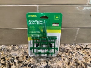 Ertl John Deere Mulchfräse - 1985. Maßstab 1/64 - Bild 1 von 2