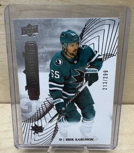 Premier de cubierta superior 2022-23 - Erik Karlsson #62 - SJ Sharks /299 - Imagen 1 de 2