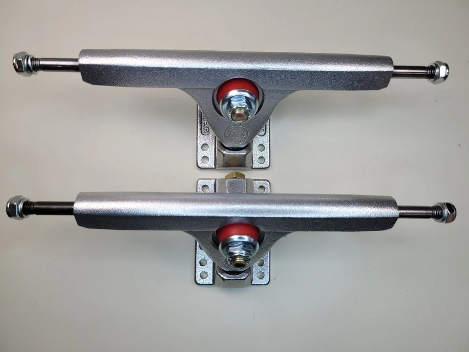 Camiones Longboard Calibre II 50 grados/184 mm suspensión/10" eje reverso Kingpin Foto 1 de 1