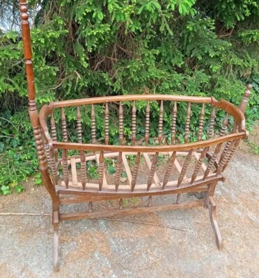 Landau berceau Col de Cygne ancien alsacien époque Louis Philippe en noyer 1830 - Photo 1/4