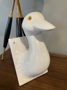 Keramik Ente Gans Handtuch Schürze Wandhänger orange Augen Country Oma Chic - Bild 1 von 10