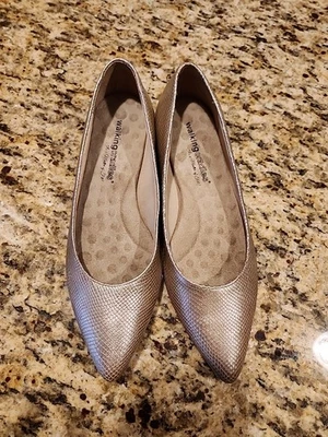 Zapatos planos para mujer con cunas para caminar talla 9N dorado suave topo Foto 1 de 4