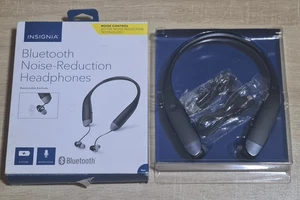 Insignia Bluetooth Noise-Reduction Headphones Model NS-CAHBTEBNC-B - Afbeelding 1 van 13