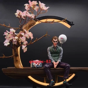 Statua Joker Heath Ledger figura giocattolo regalo modello ornamento scrivania deco base LED bambola - Foto 1 di 9