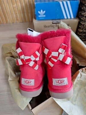 NEW 100% Authentic UGG Women's Mini Bailey Stripe Bow  Boots Size 6 - Image 1 of 4