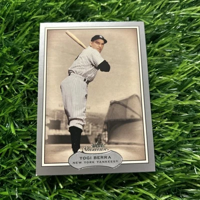 Fleer Showcase Yogi Berra 2003 base New York Yankees A94 Foto 1 de 2