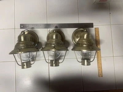 Tres apliques de pared de latón a juego Foto 1 de 3