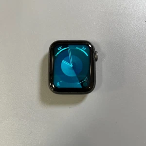 Apple Watch Series 4 - 40mm Aluminum - GPS + Cellular (Read Description) - Photo 1 sur 5
