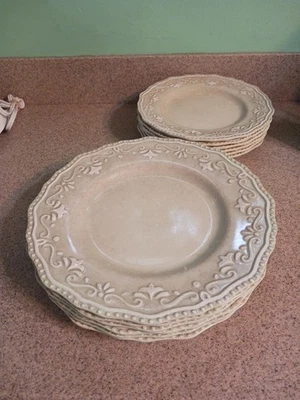 12 Pc Cynthia Rowley Light Gree Rustic  Dinner & Lunch Plates Melamine 9" And11" - Image 1 of 4