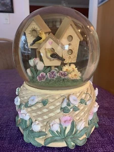Sankyo Bird Houses Wind Up Musical Glitter Snow Globe Plays My Beautiful Garden - Picture 1 of 17