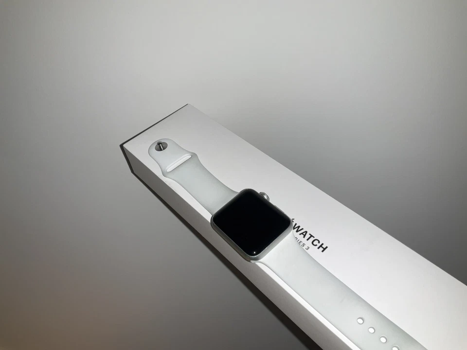 Apple Watch Series 3 GPS 42mm Caja de Aluminio en Gris Espacial y Correa... - Imagen 1 de 4