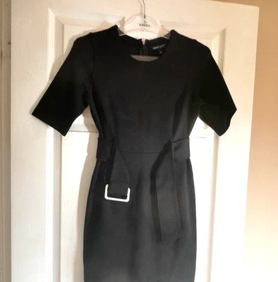 señoras nuevo next pettite vestido talla 8p negro cuello redondo Foto 1 de 4